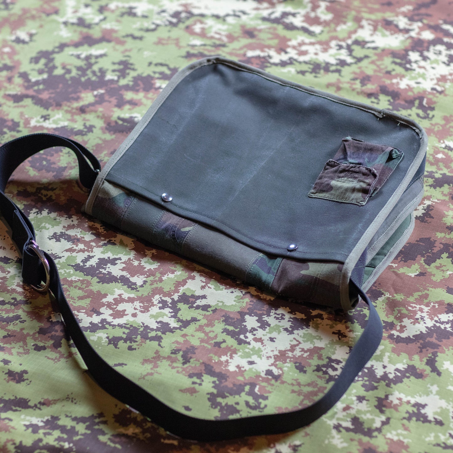 M-0119 Messenger Bag in Canvas and Italian Woodland camouflage