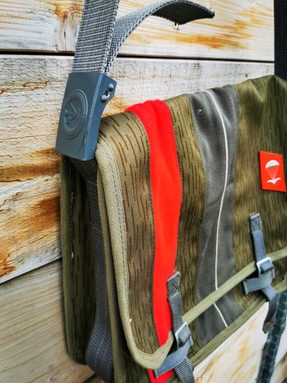 M-0167 Messenger Bag "Willi Saenger" in Rain Camo