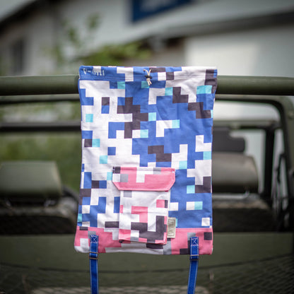 V-0111 Veshmeshok / Daypack in blue pixelated pattern