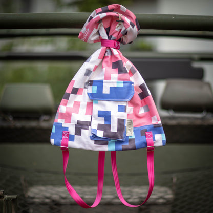 V-0112 Veshmeshok / Daypack in pink pixelated pattern