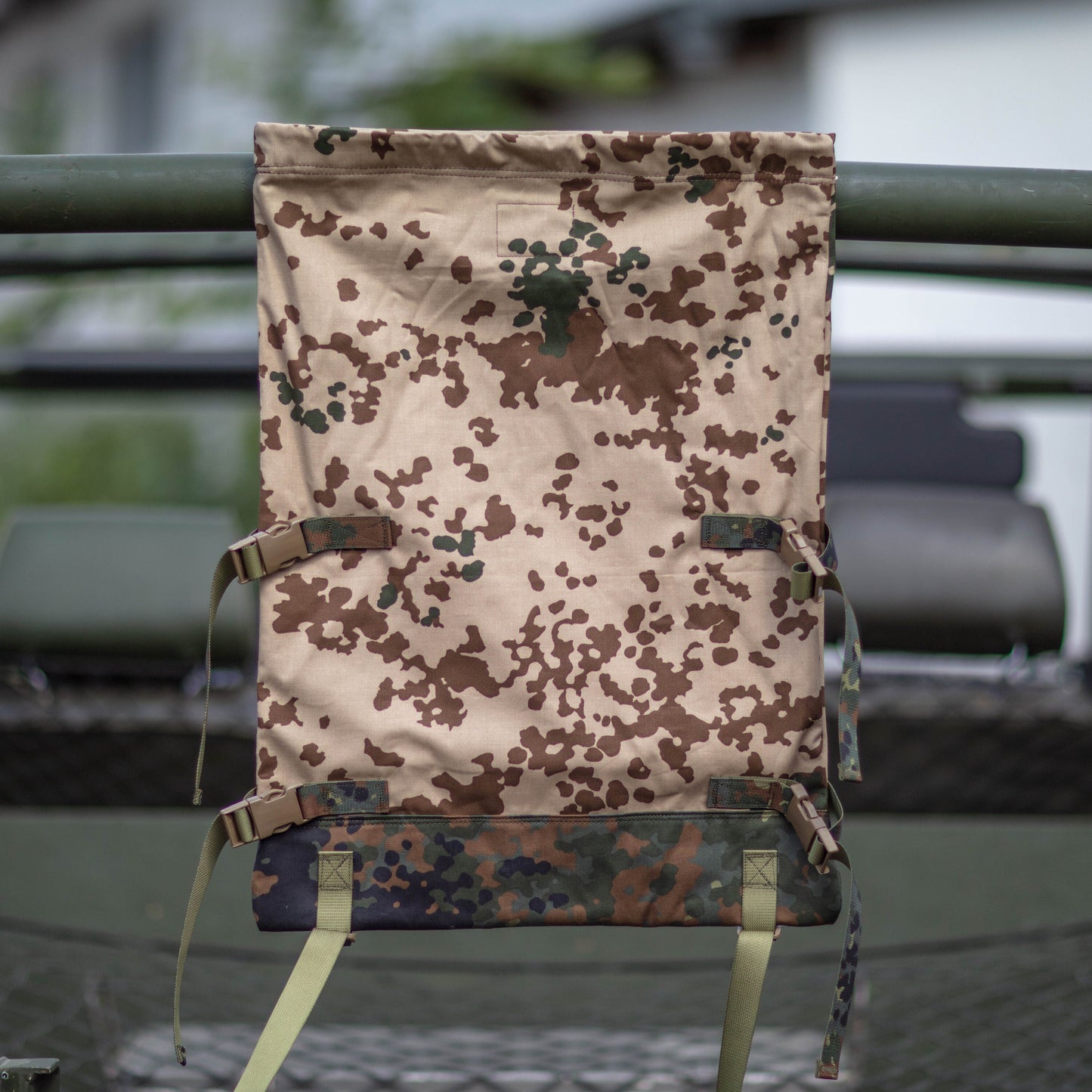 V-0143 Veshmeshok / Daypack in German Desert Fleck camouflage pattern