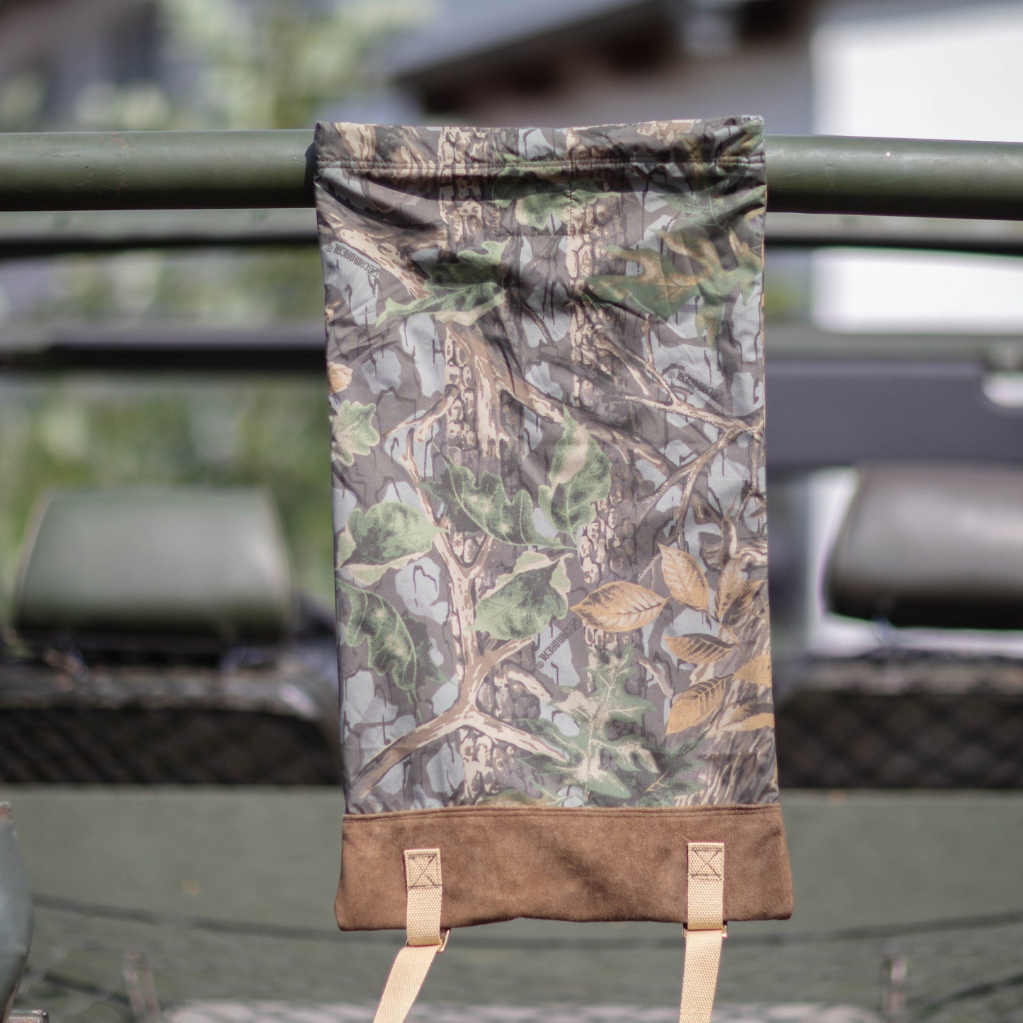 V-0140 Slim Veshmeshok / Daypack in Camoreal® camouflage pattern